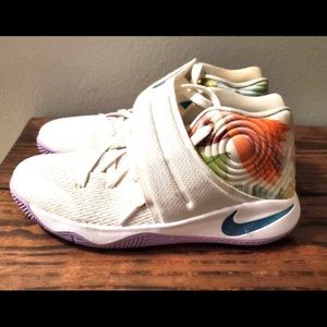 Kyrie Basketball Shoes -Youth 7